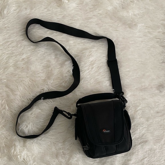 Lowepro Camera Case | Black - Picture 6 of 8